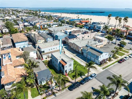 $3,899,000 | 112-114 4th Street, Seal Beach, CA 90740