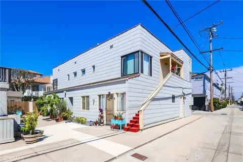 $3,899,000 | 112-114 4th Street, Seal Beach, CA 90740