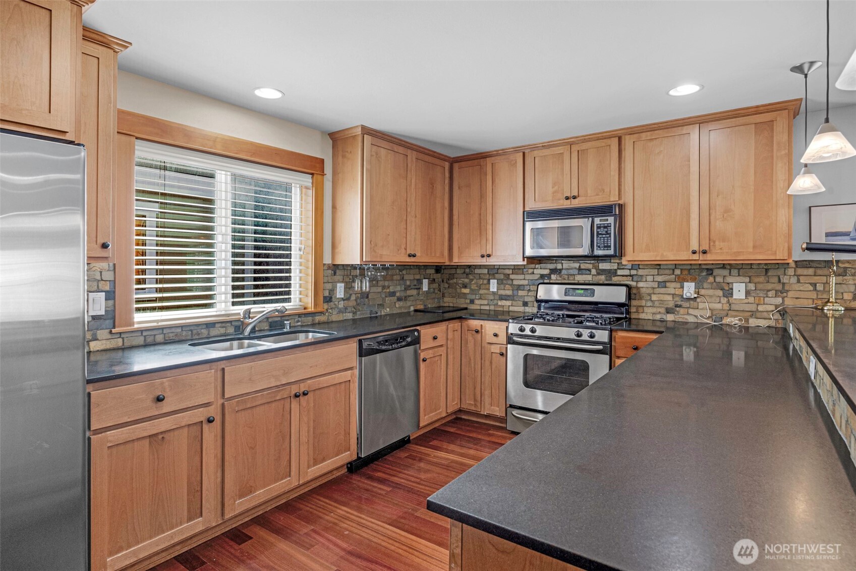 9130 45th Avenue Southwest, Unit B Seattle, WA 98136 - Photo 9 of 35