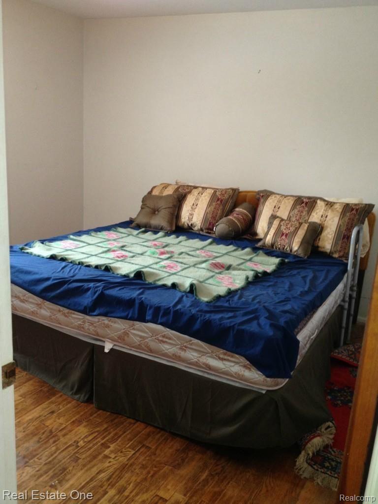 5303 South Genesee Road Grand Blanc, MI 48439 - Photo 4 of 16 003.jpg
