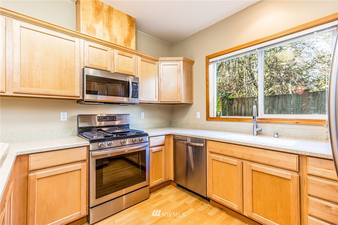 18864 108th Lane Southeast Renton, WA 98055 - Photo 13 of 35 Gallery Image 13