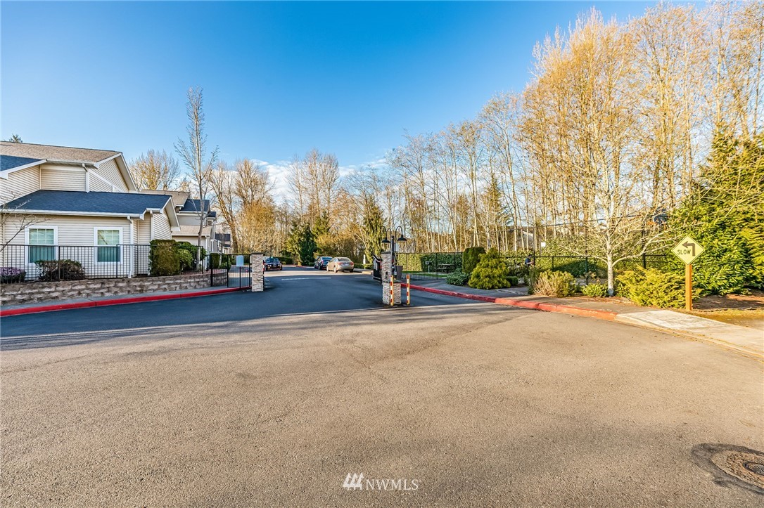 18864 108th Lane Southeast Renton, WA 98055 - Photo 3 of 35 Gallery Image 3