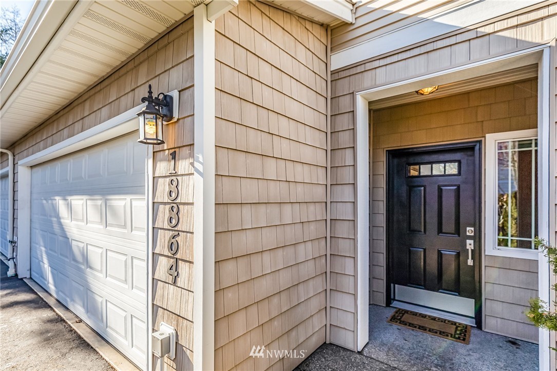 18864 108th Lane Southeast Renton, WA 98055 - Photo 4 of 35 Gallery Image 4