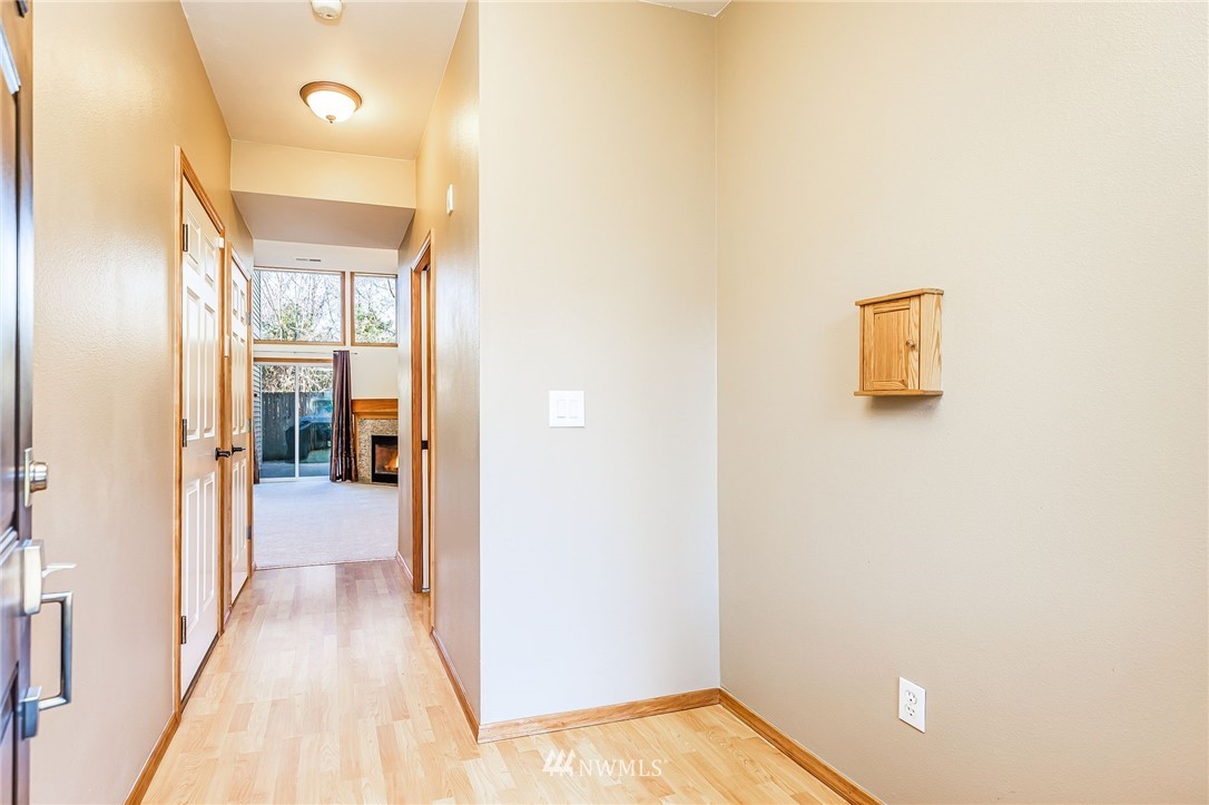 18864 108th Lane Southeast Renton, WA 98055 - Photo 6 of 35 Gallery Image 6