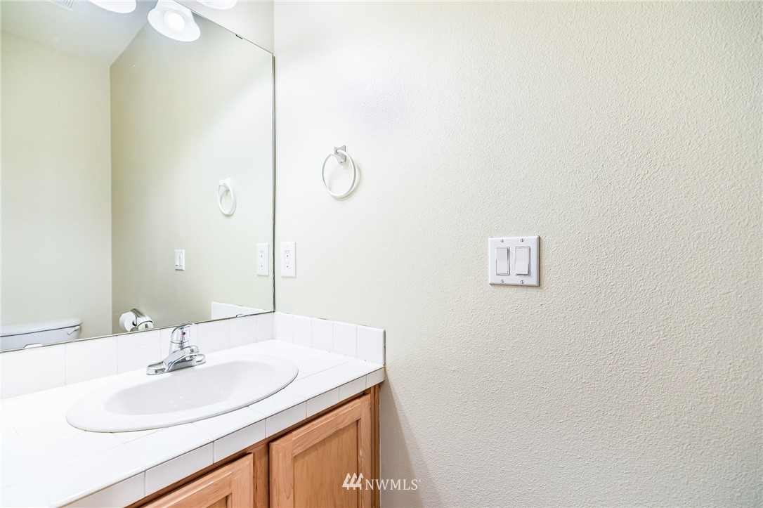 18864 108th Lane Southeast Renton, WA 98055 - Photo 7 of 35 Gallery Image 7