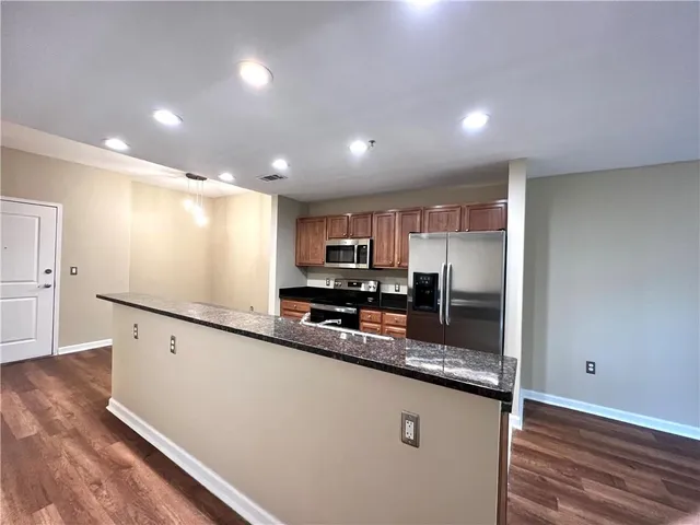 $279,000 | 3040 Peachtree Road Northwest, Unit 301, Atlanta, GA 30305