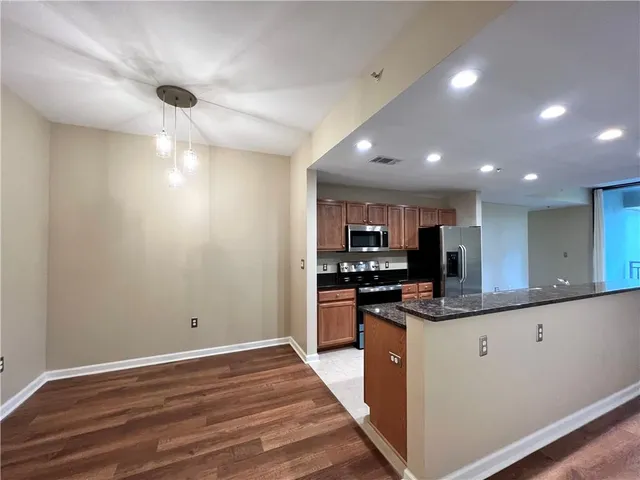 $279,000 | 3040 Peachtree Road Northwest, Unit 301, Atlanta, GA 30305