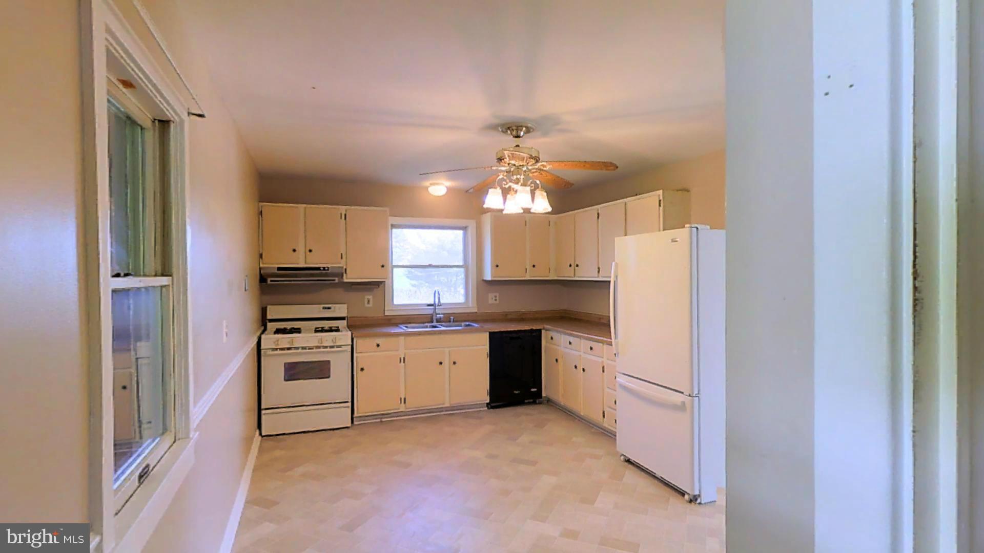 5950 Meadow Road Frederick, MD 21701 - Photo 6 of 23 Kitchen