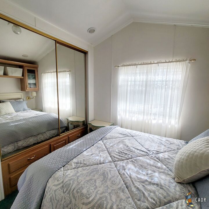 1589 Drew Road, Unit 39 El Centro, CA 92243 - Photo 5 of 12 Gallery Image 5