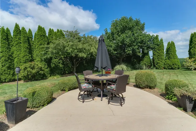 $385,000 | 277 Clearview Road, El Paso, IL 61738