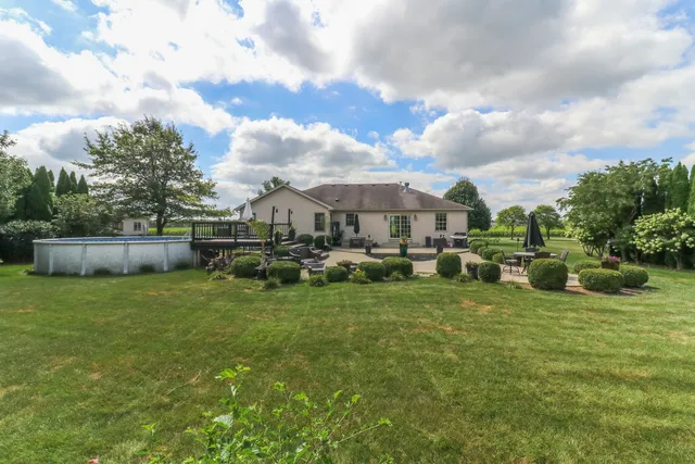 $385,000 | 277 Clearview Road, El Paso, IL 61738