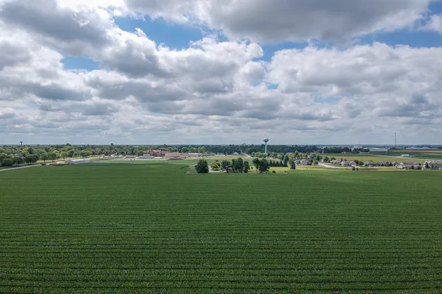 $385,000 | 277 Clearview Road, El Paso, IL 61738