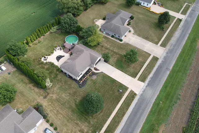 $385,000 | 277 Clearview Road, El Paso, IL 61738