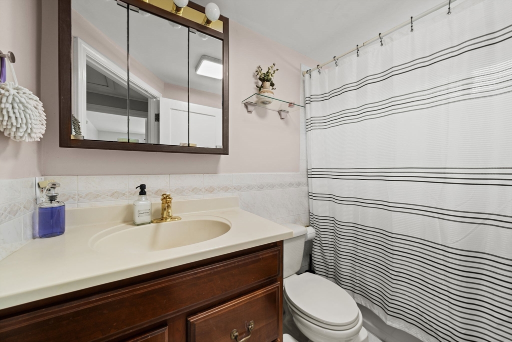 23 Leland Road North Reading, MA 01864 - Photo 9 of 30