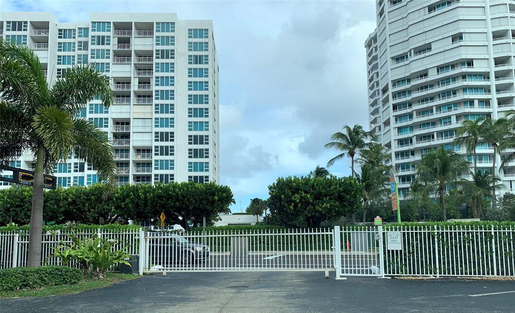 1541 South Ocean Boulevard, Unit 122 Pompano Beach, FL 33062 - Photo 23 of 30 a view of a yard and a large window