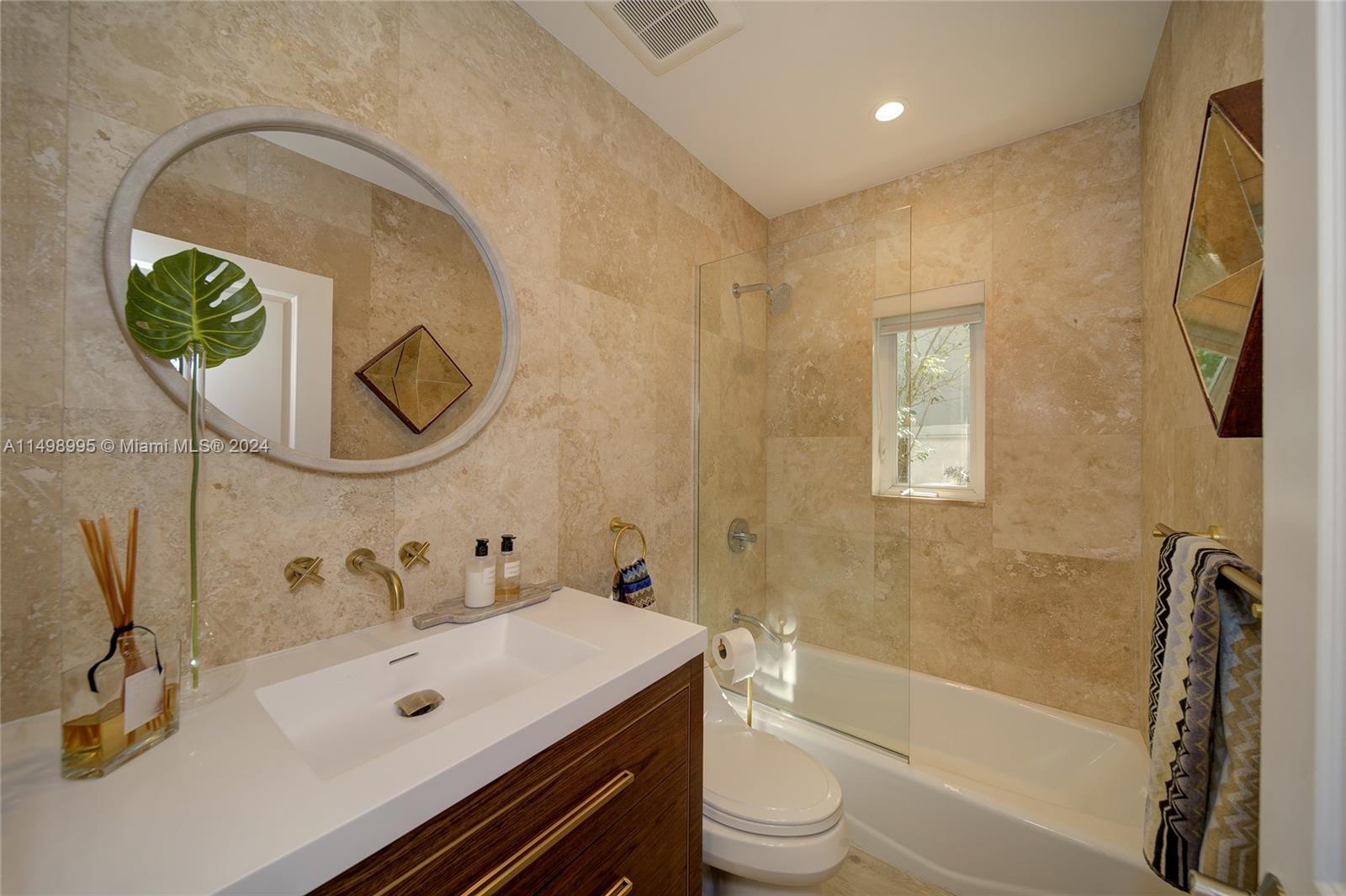 668 Fernwood Road, Unit 2 Key Biscayne, FL 33149 - Photo 21 of 43