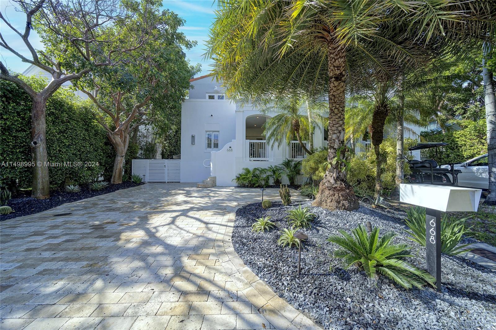 668 Fernwood Road, Unit 2 Key Biscayne, FL 33149 - Photo 35 of 43