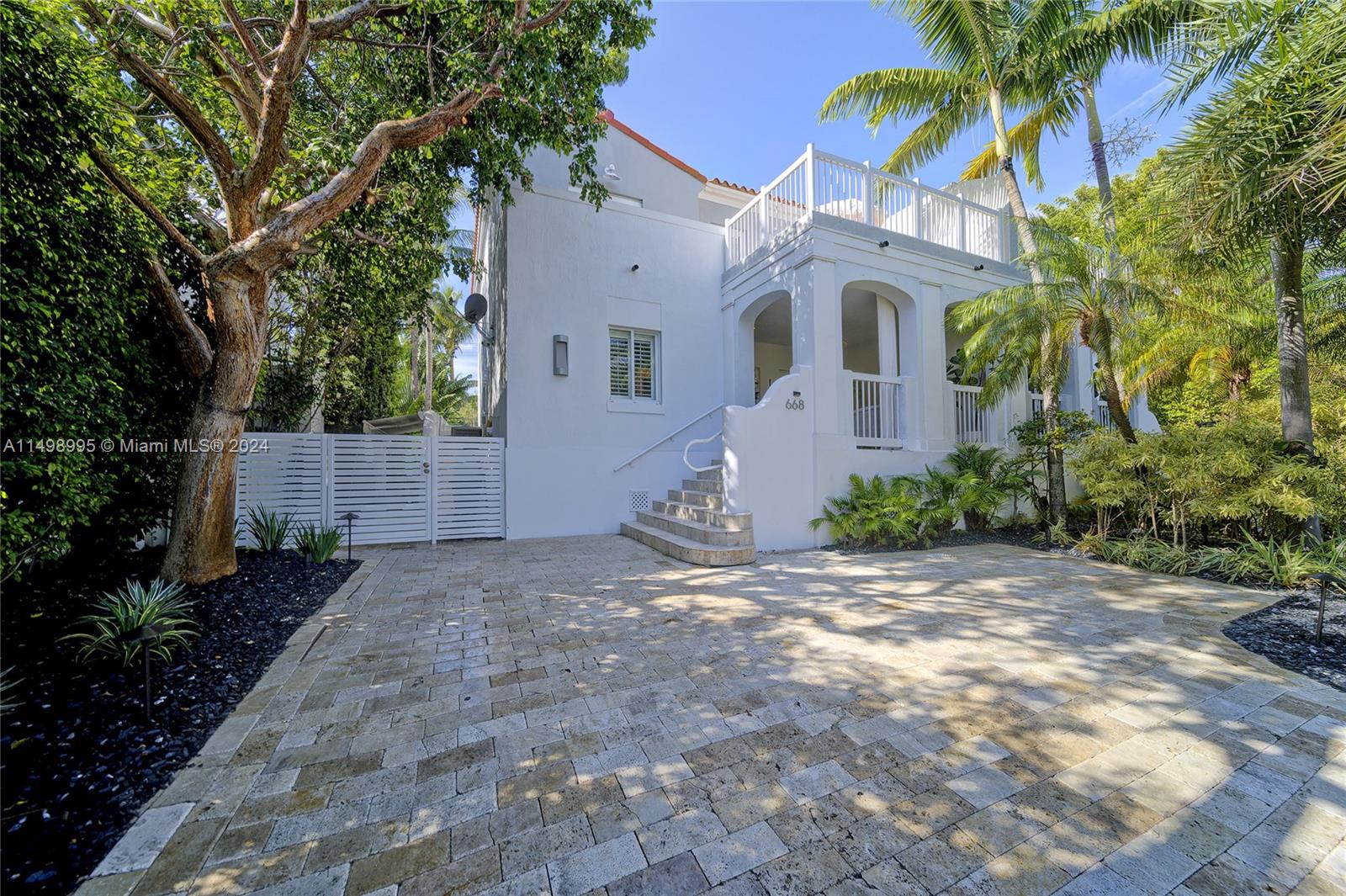 668 Fernwood Road, Unit 2 Key Biscayne, FL 33149 - Photo 36 of 43