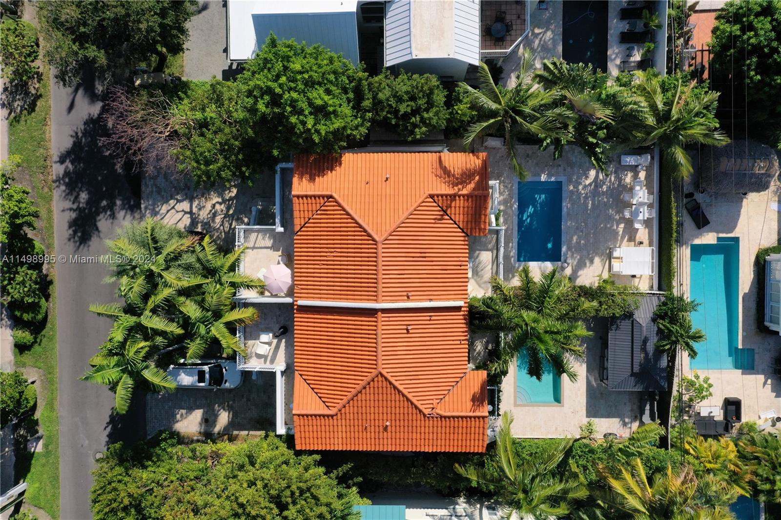 668 Fernwood Road, Unit 2 Key Biscayne, FL 33149 - Photo 38 of 43