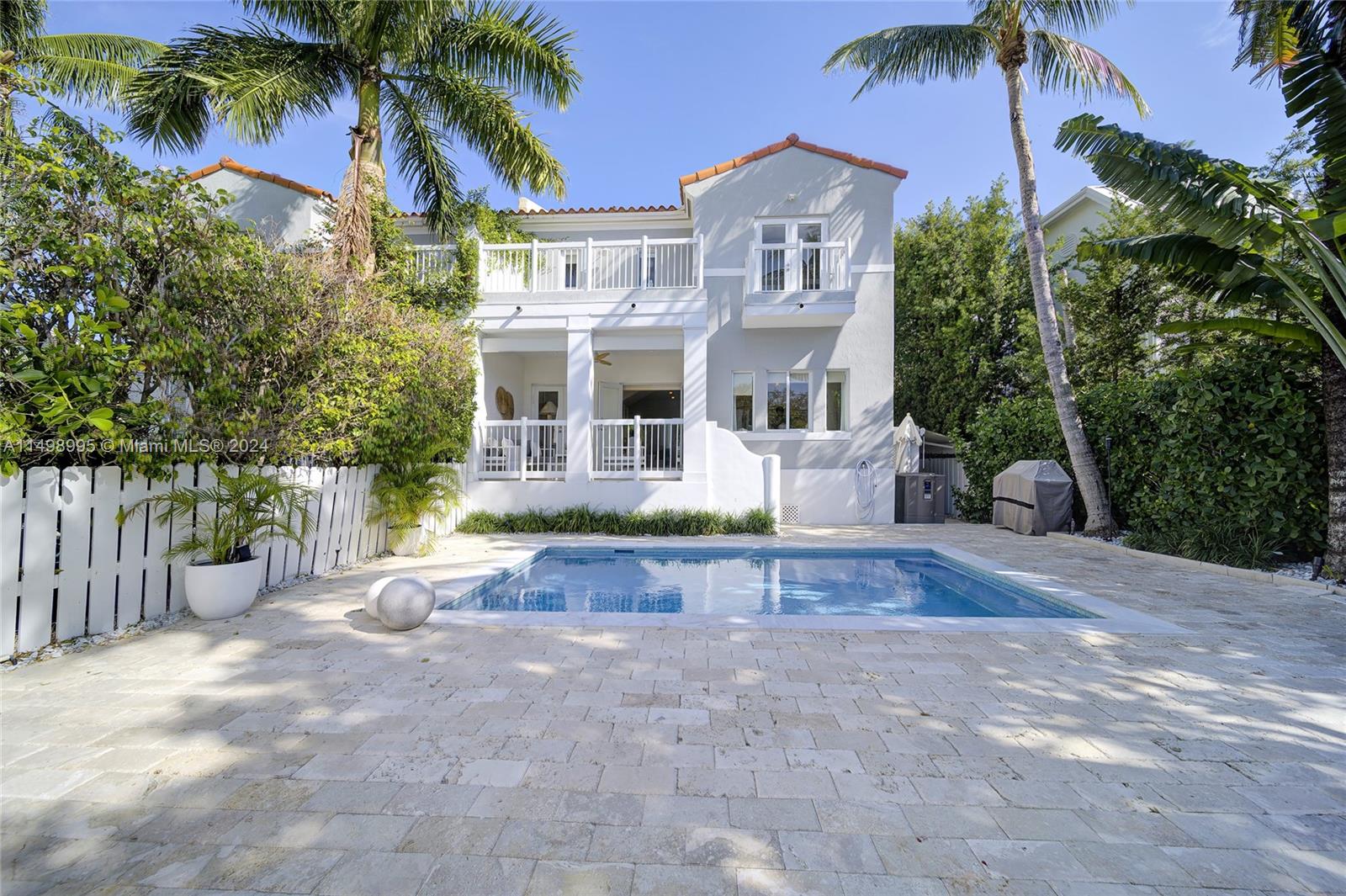 668 Fernwood Road, Unit 2 Key Biscayne, FL 33149 - Photo 8 of 43