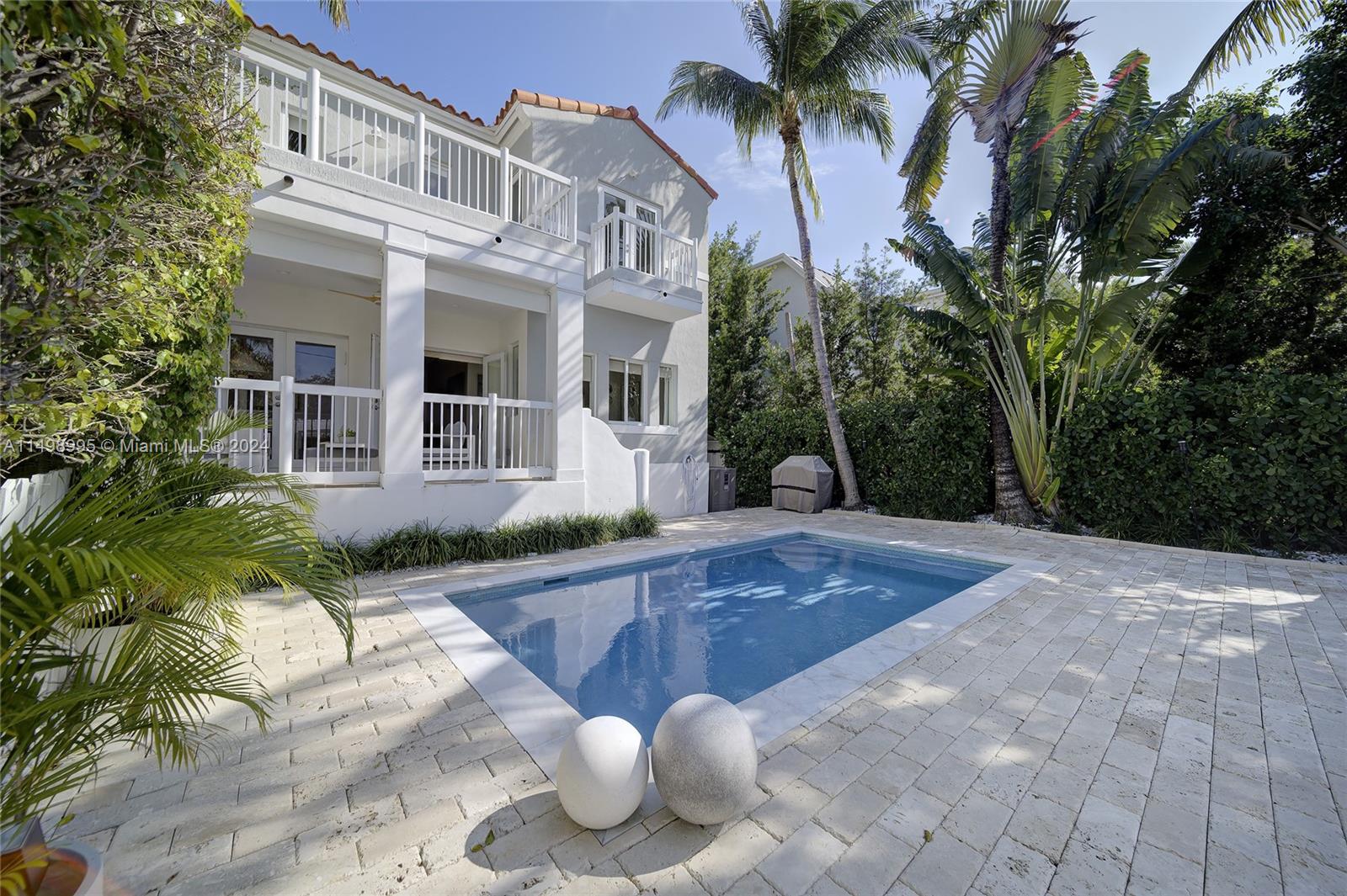 668 Fernwood Road, Unit 2 Key Biscayne, FL 33149 - Photo 9 of 43