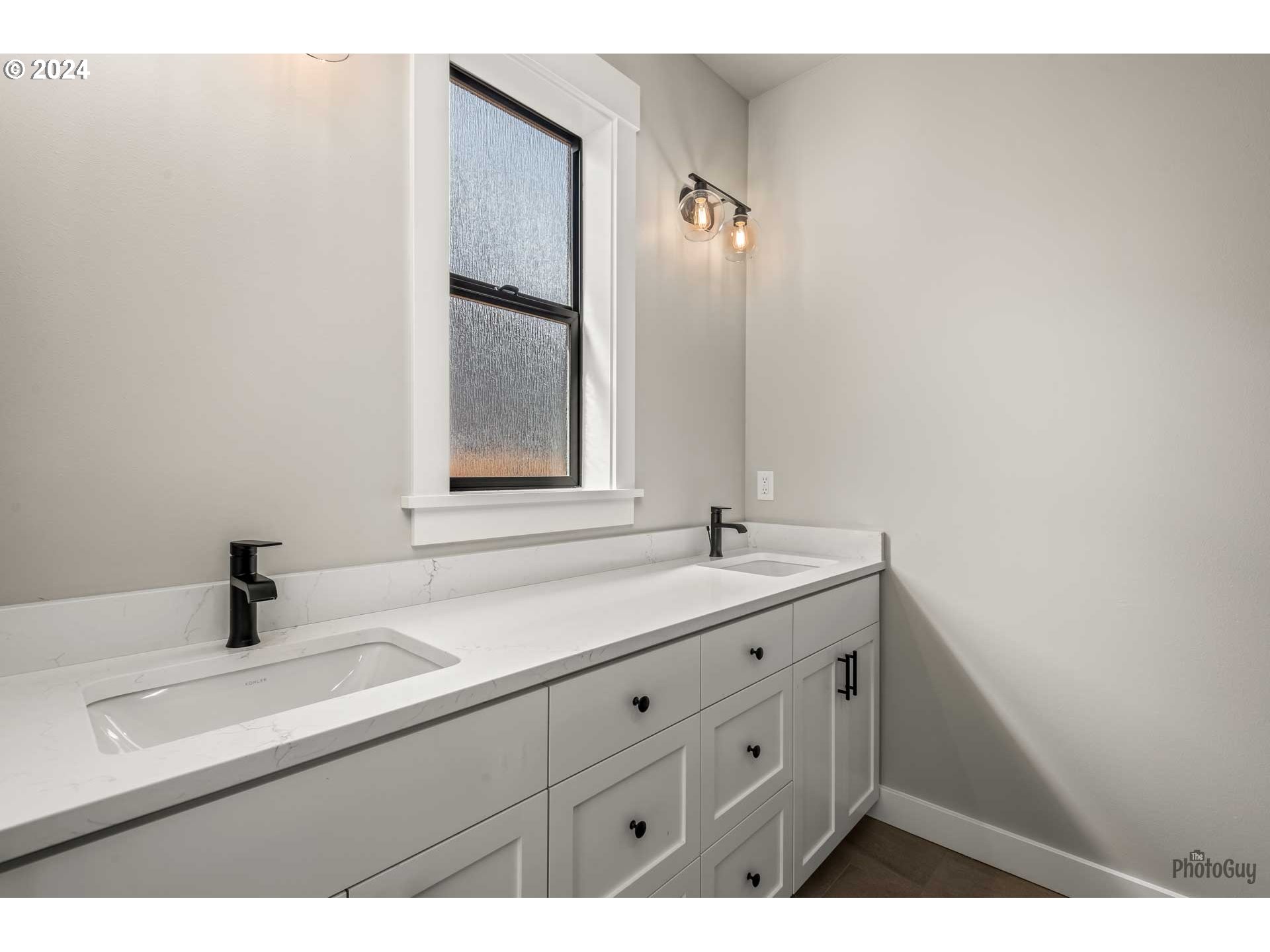 32752 Coburg Road Eugene, OR 97408 - Photo 27 of 38 Gallery Image 27
