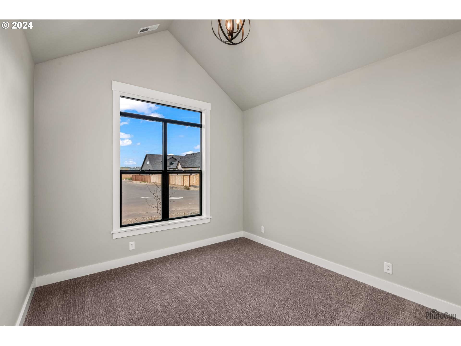32752 Coburg Road Eugene, OR 97408 - Photo 5 of 38 Gallery Image 5