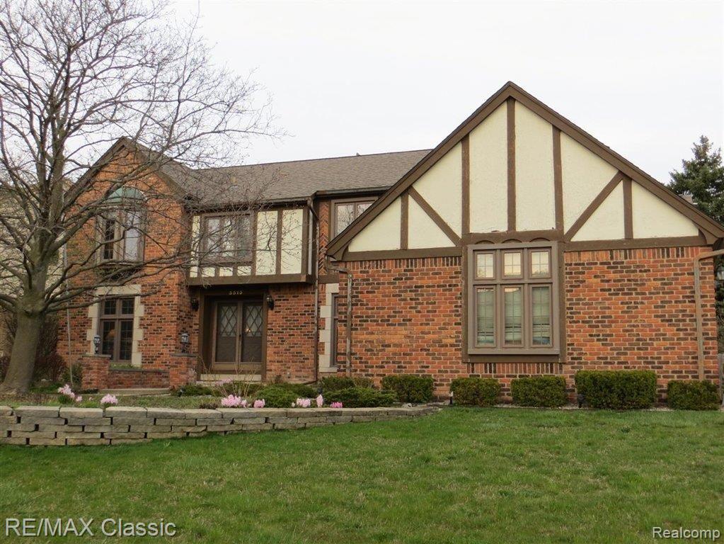 3515 Summit Ridge Drive Rochester, MI 48306 - Photo 1 of 10 Walk to Schools.jpg