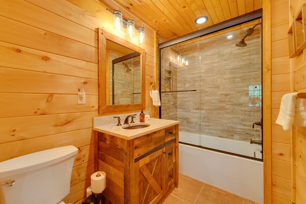 301 Cardinal Ridge Drive Highlands, NC 28741 - Photo 49 of 63 Lower level bath