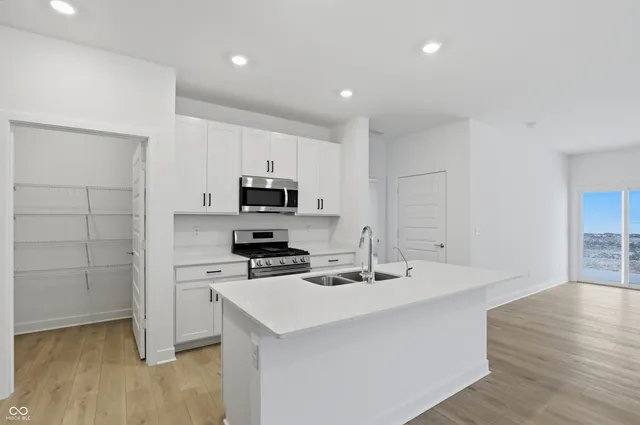 $320,280 | 5258 Foxley Pk Lane, Avon, IN 46123