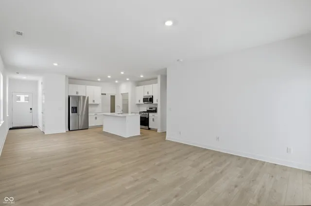 $320,280 | 5258 Foxley Pk Lane, Avon, IN 46123