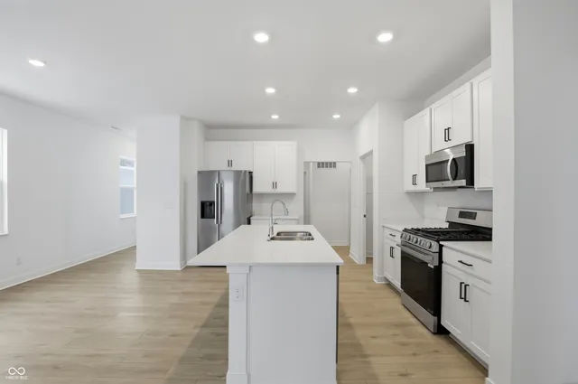 $320,280 | 5258 Foxley Pk Lane, Avon, IN 46123