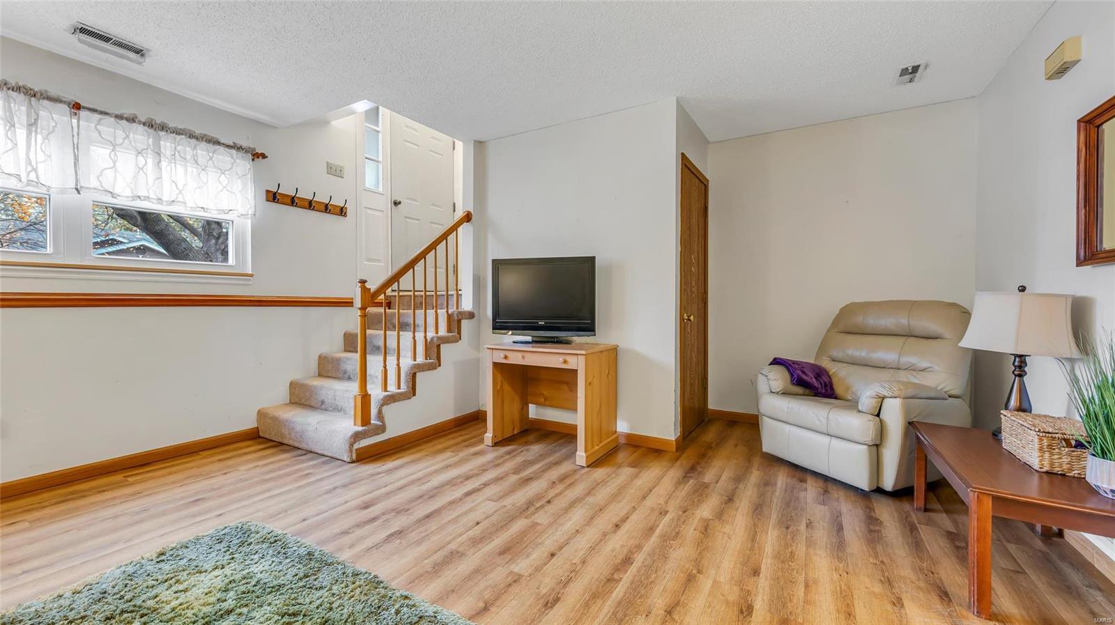 306 Della Drive St. Peters, MO 63376 - Photo 8 of 24