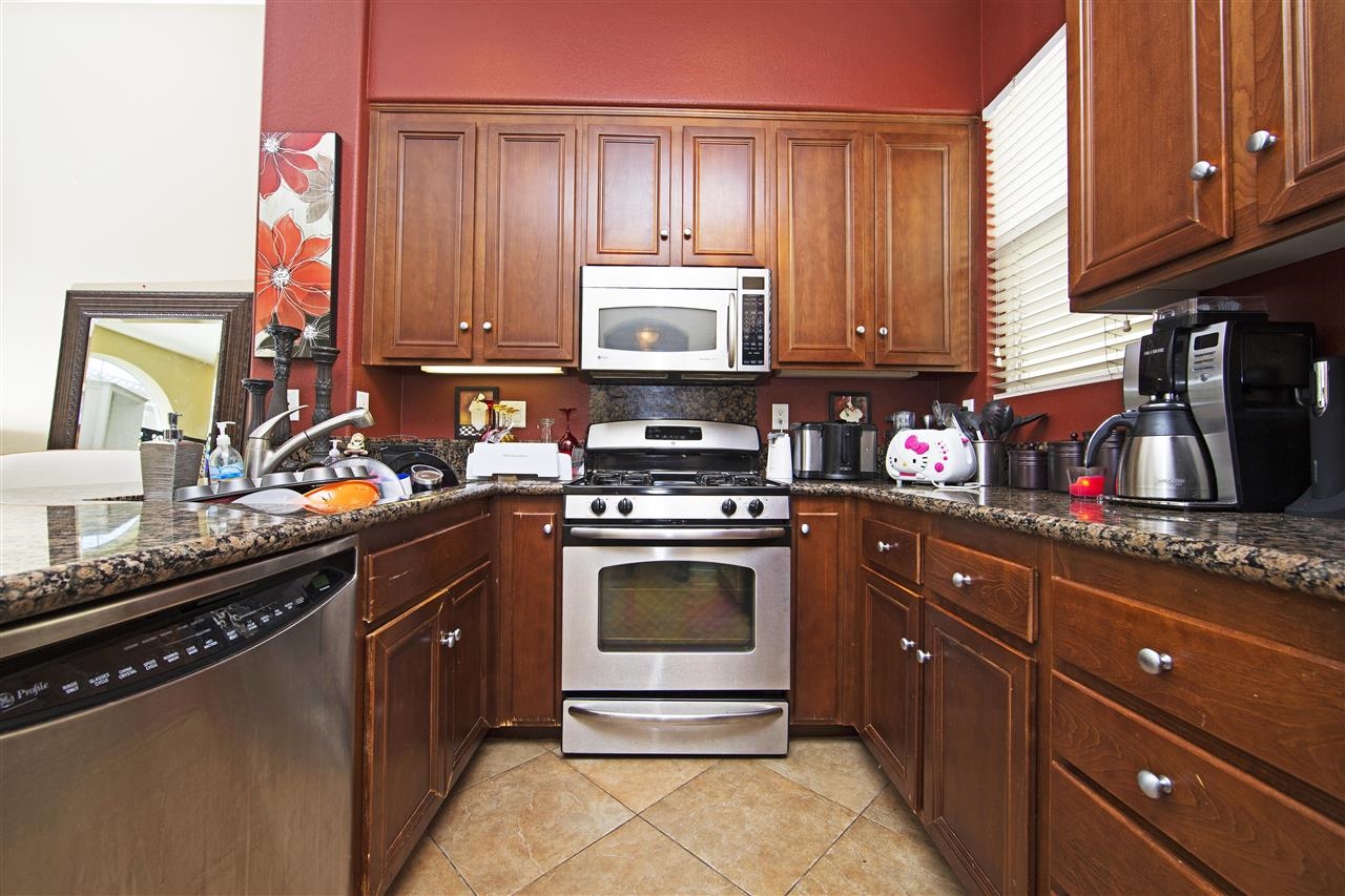 429 Almond Road San Marcos, CA 92078 - Photo 5 of 17