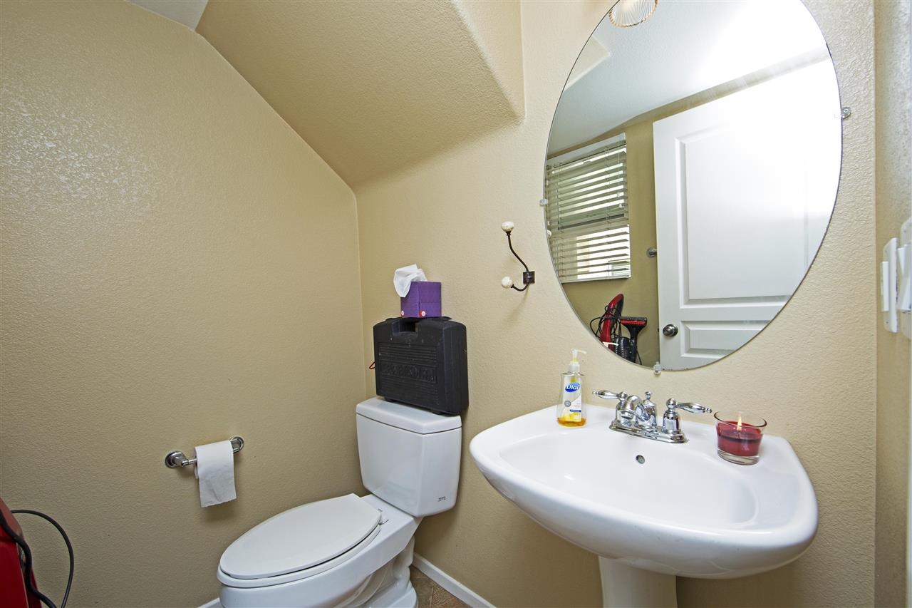 429 Almond Road San Marcos, CA 92078 - Photo 6 of 17