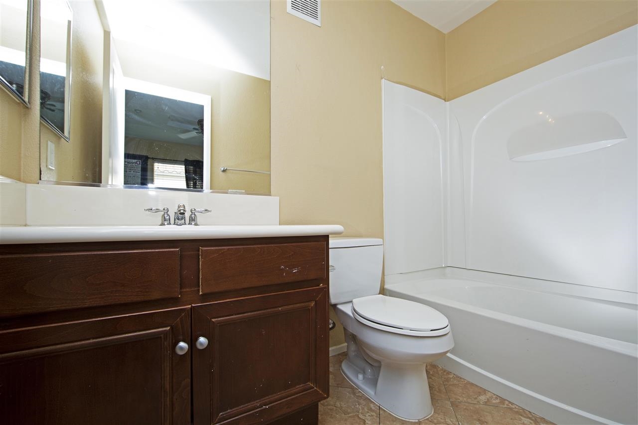 429 Almond Road San Marcos, CA 92078 - Photo 10 of 17