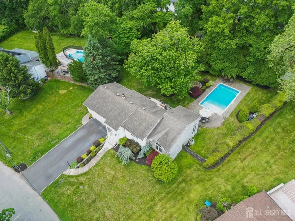 $989,000 | 18 Mary Ellen Drive, Edison, NJ 08820