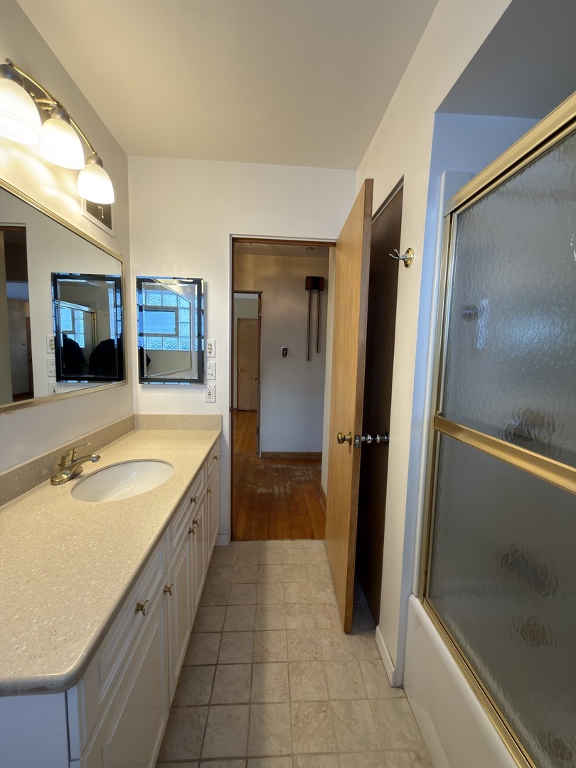 3814 Raymond Avenue Brookfield, IL 60513 - Photo 14 of 23