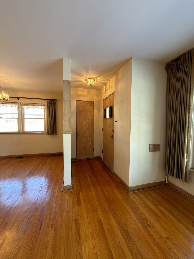 3814 Raymond Avenue Brookfield, IL 60513 - Photo 2 of 23