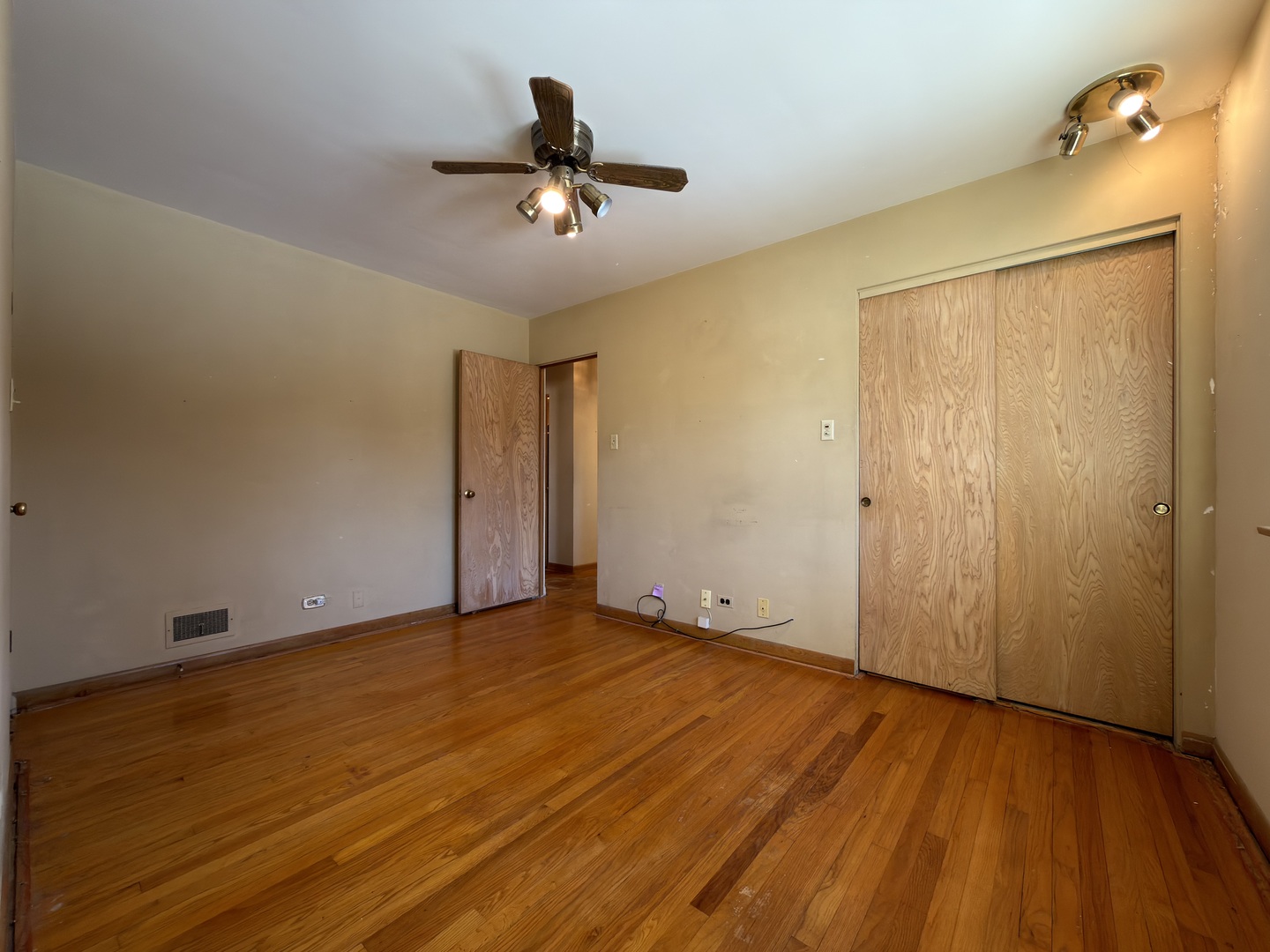 3814 Raymond Avenue Brookfield, IL 60513 - Photo 10 of 23