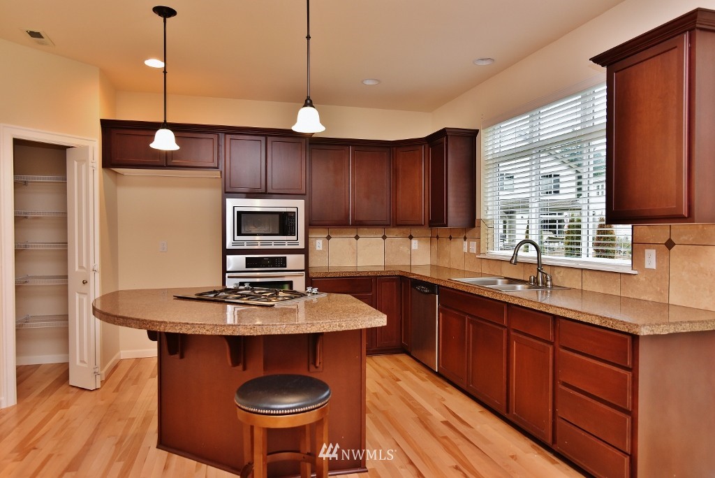 4669 Rutherford Circle Southwest Port Orchard, WA 98367 - Photo 2 of 25 Gallery Image 2