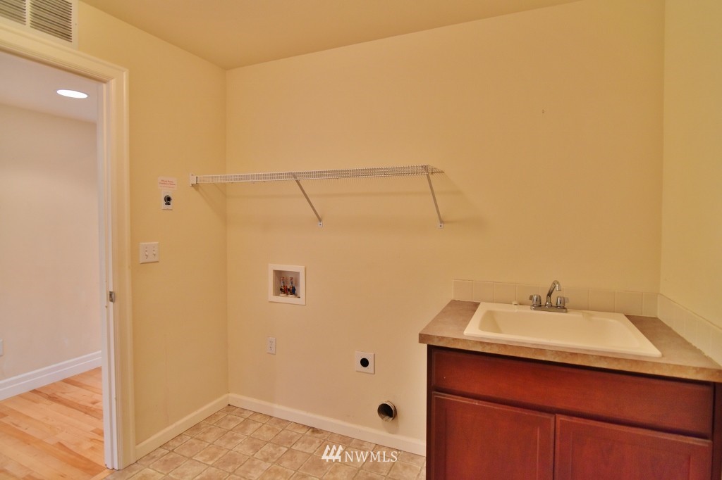 4669 Rutherford Circle Southwest Port Orchard, WA 98367 - Photo 12 of 25 Gallery Image 12