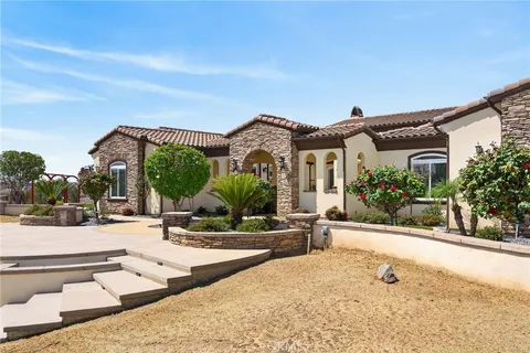 $2,600,000 | 6355 Cresthaven Drive, Riverside, CA 92506