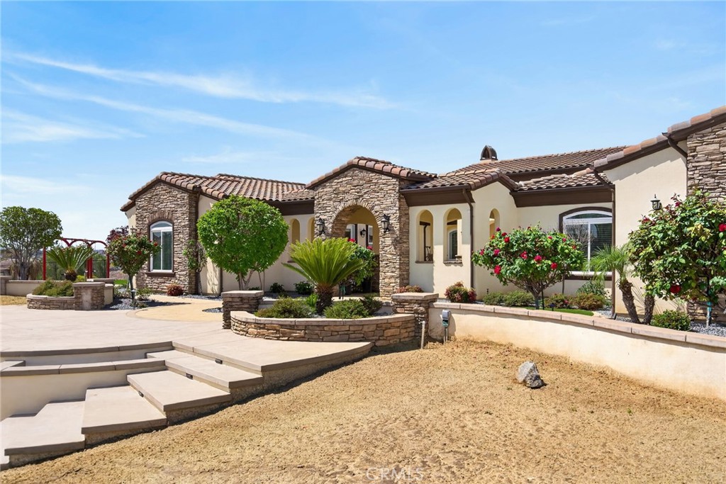 6355 Cresthaven Drive Riverside, CA 92506 - Photo 12 of 75