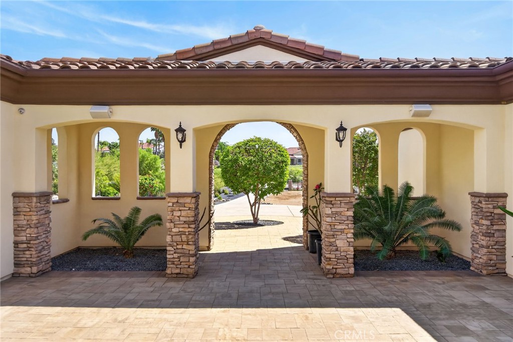 6355 Cresthaven Drive Riverside, CA 92506 - Photo 14 of 75