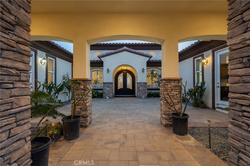 6355 Cresthaven Drive Riverside, CA 92506 - Photo 15 of 75