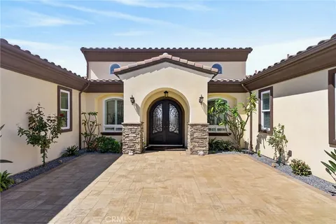 $2,600,000 | 6355 Cresthaven Drive, Riverside, CA 92506