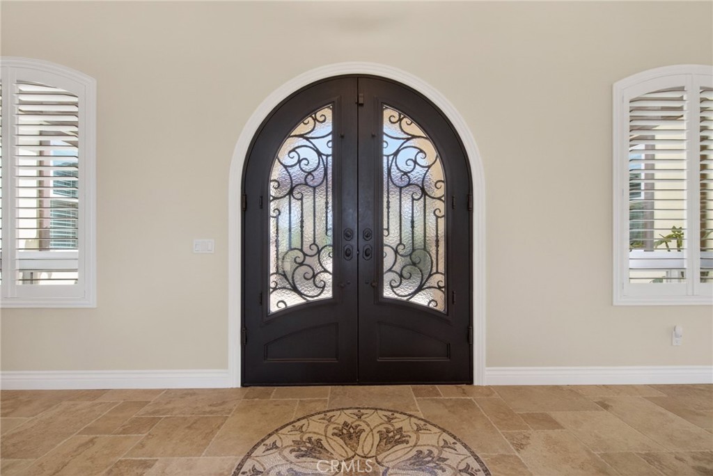 6355 Cresthaven Drive Riverside, CA 92506 - Photo 17 of 75