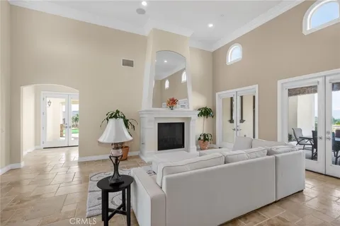 $2,600,000 | 6355 Cresthaven Drive, Riverside, CA 92506