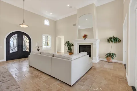 $2,600,000 | 6355 Cresthaven Drive, Riverside, CA 92506